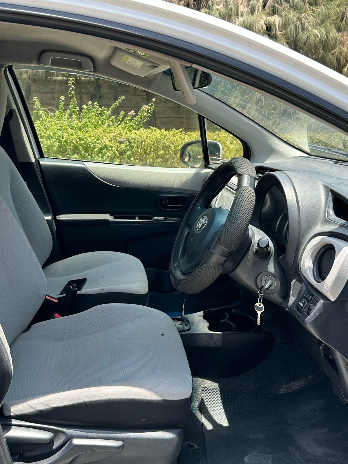 TOYOTA VITZ