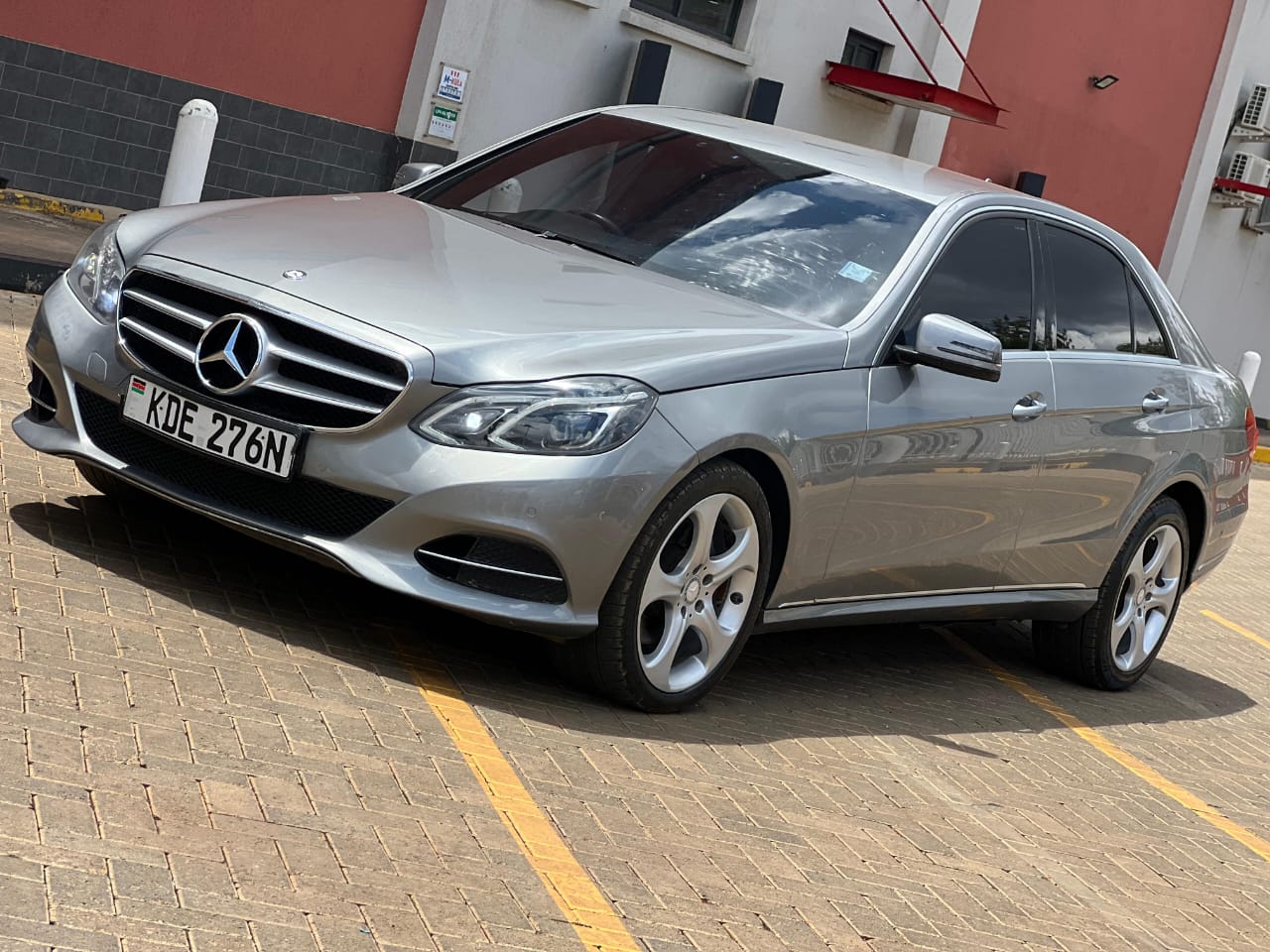 MERCEDES BENZ E250