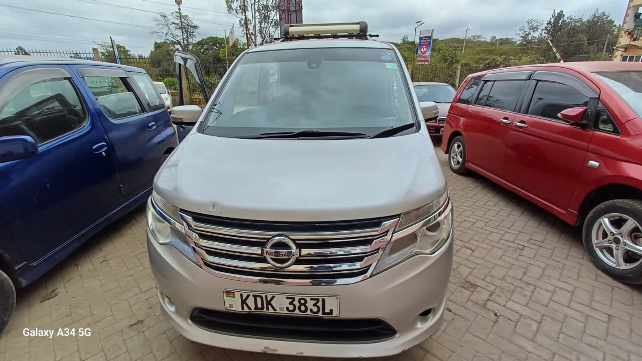 NISSAN SERENA