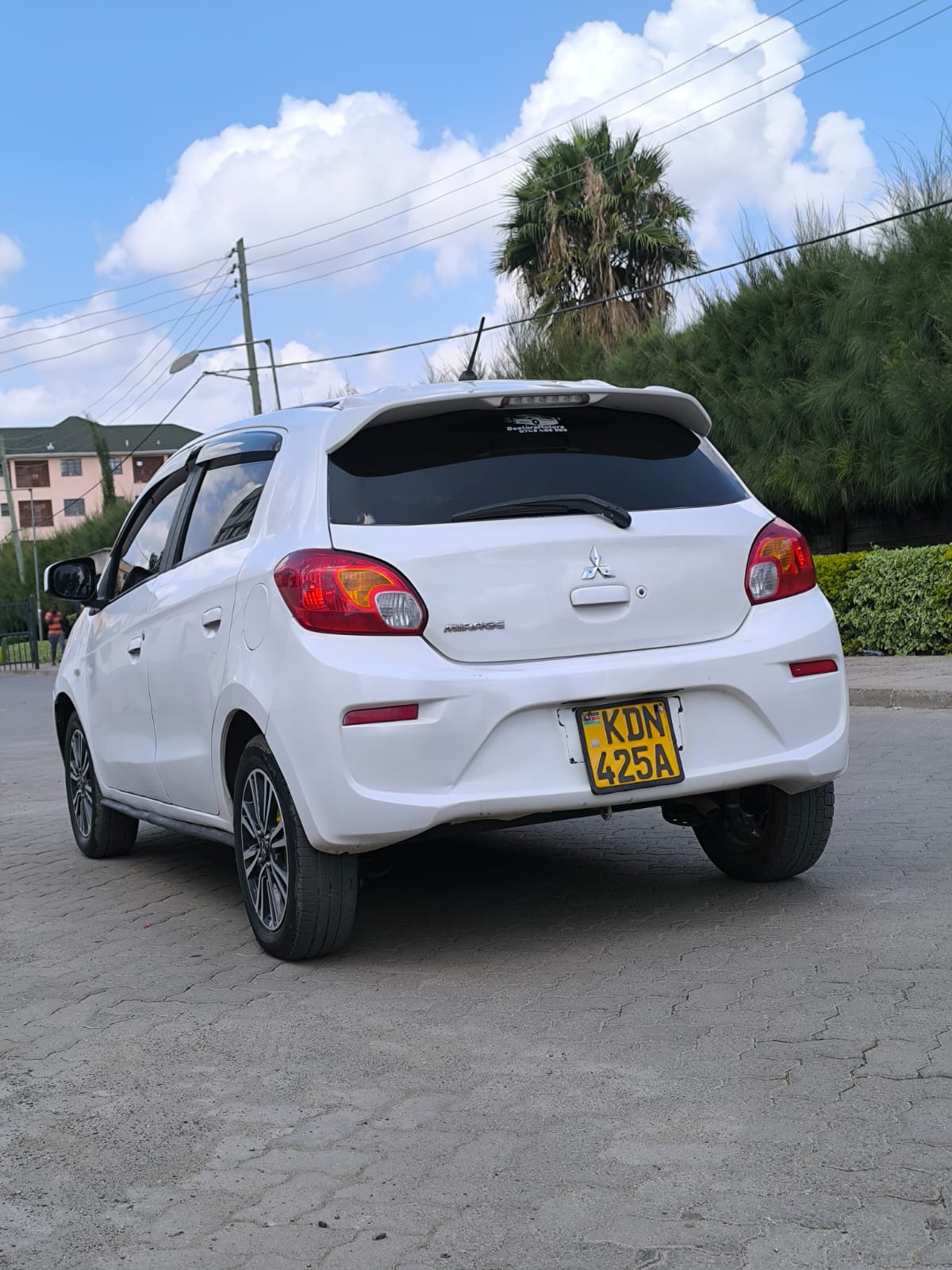 MITSUBISHI MIRAGE