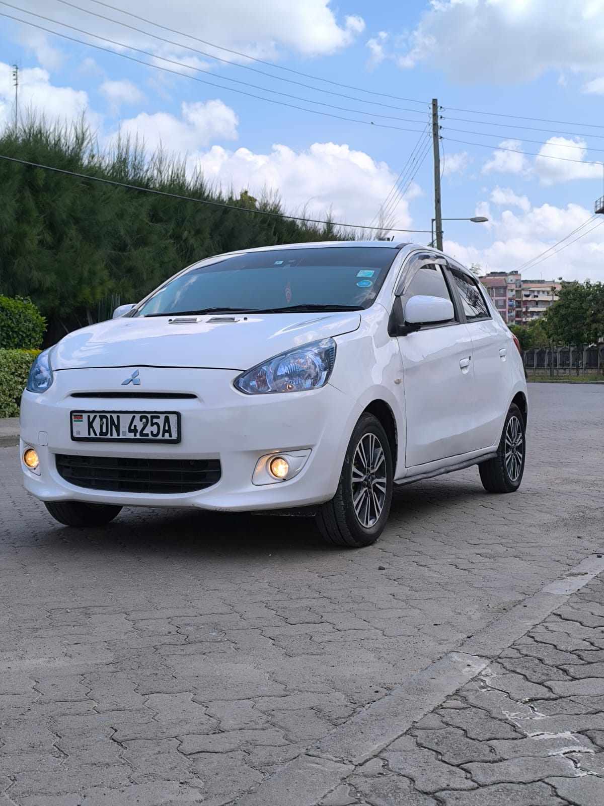 MITSUBISHI MIRAGE