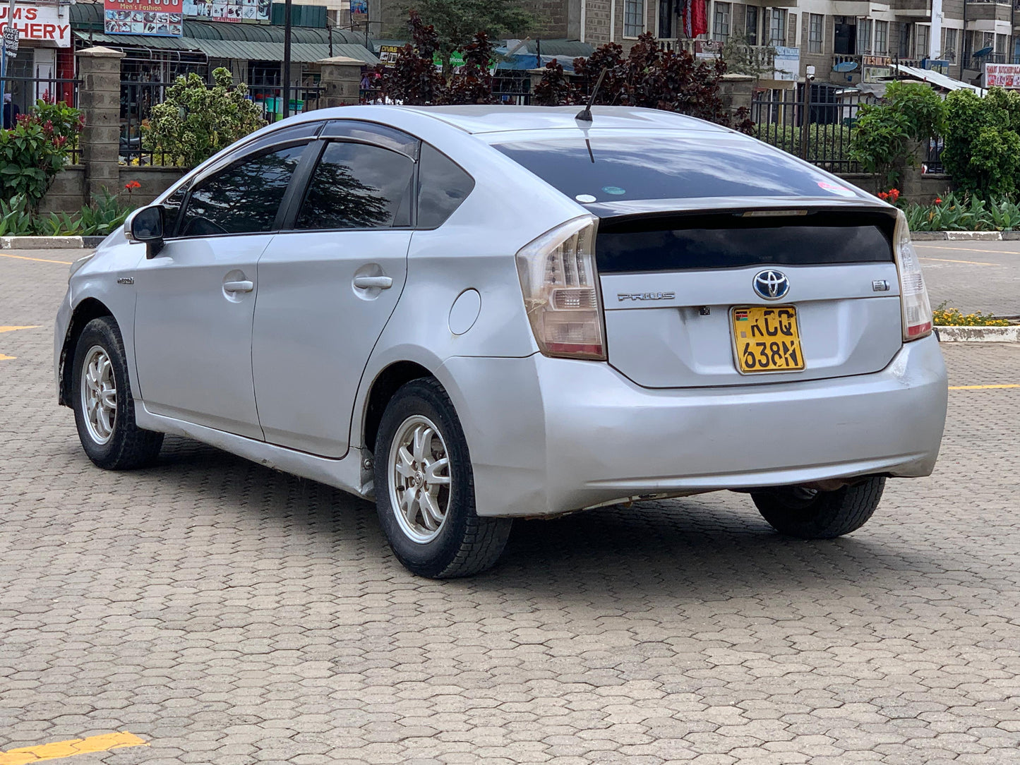 TOYOTA PRIUS