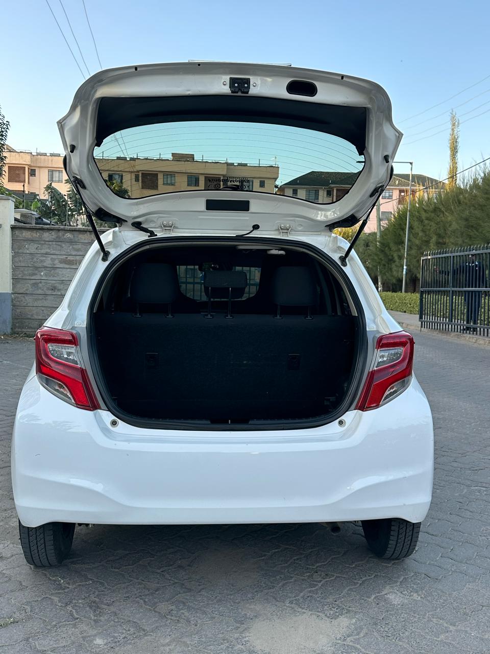 TOYOTA VITZ